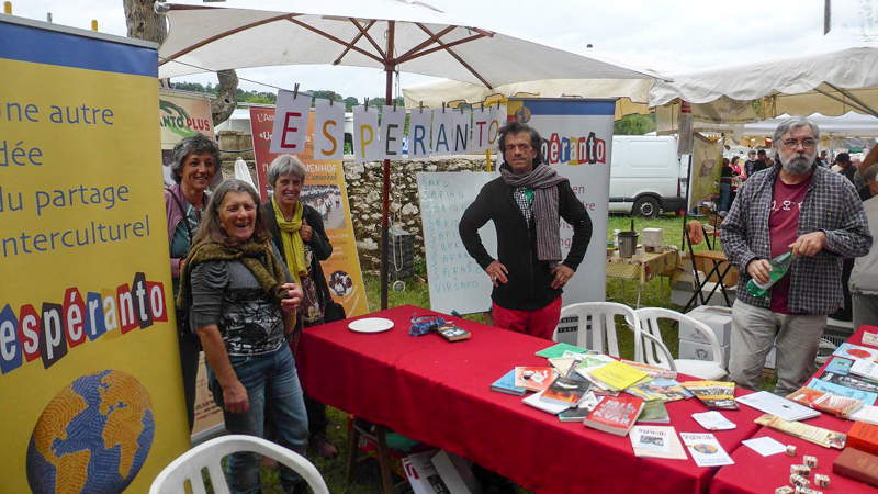 Stand Esperanto à la Foire Graulhet, à Graulhet